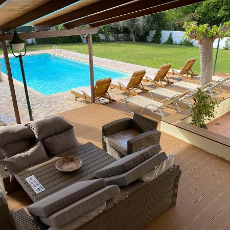 Relaxing Villa With Swimming Pool And Garden Agios Georgios  外观 照片