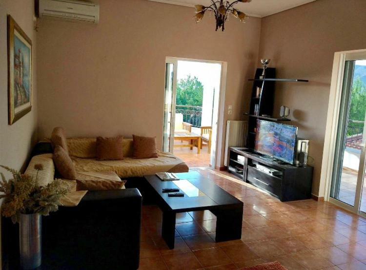 Relaxing Villa With Swimming Pool And Garden Agios Georgios  外观 照片
