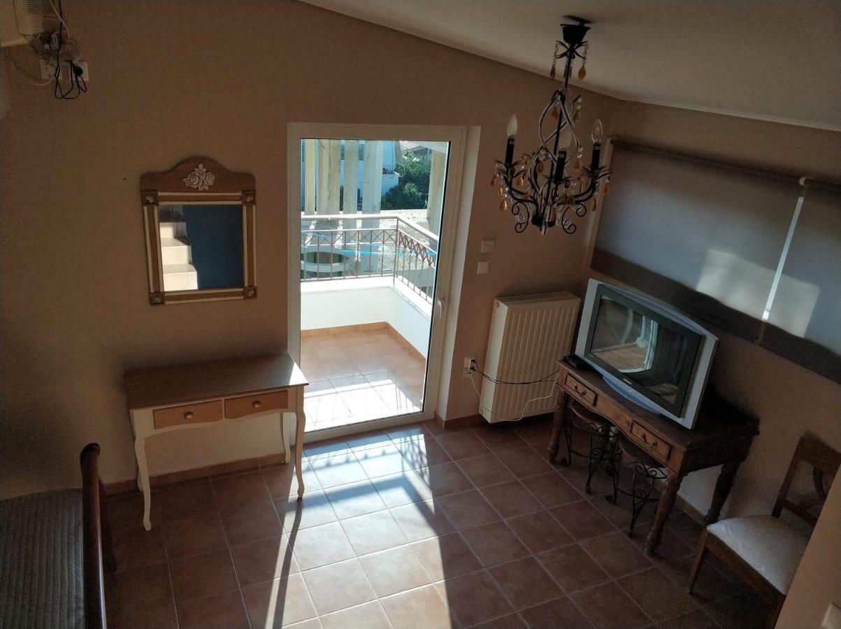 Relaxing Villa With Swimming Pool And Garden Agios Georgios  外观 照片