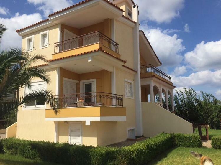 Relaxing Villa With Swimming Pool And Garden Agios Georgios  外观 照片